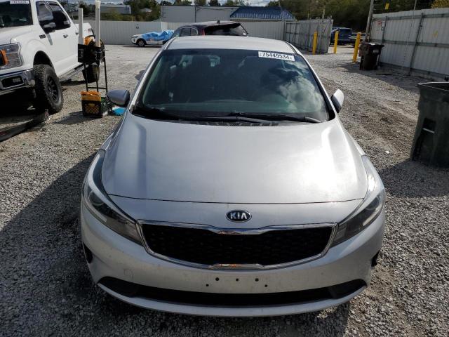 Photo 4 VIN: 3KPFK4A7XJE209391 - KIA FORTE LX 