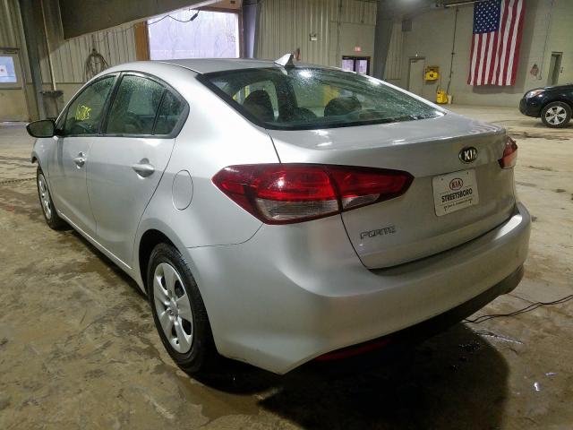 Photo 2 VIN: 3KPFK4A7XJE218687 - KIA FORTE LX 