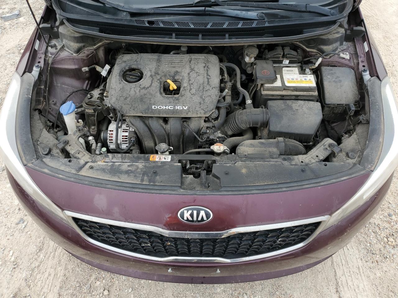 Photo 10 VIN: 3KPFK4A7XJE224070 - KIA FORTE 