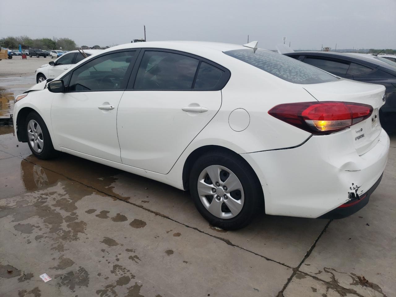 Photo 1 VIN: 3KPFK4A7XJE229138 - KIA FORTE 