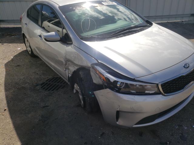 Photo 8 VIN: 3KPFK4A7XJE232055 - KIA FORTE 