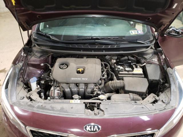 Photo 10 VIN: 3KPFK4A7XJE255139 - KIA FORTE LX 