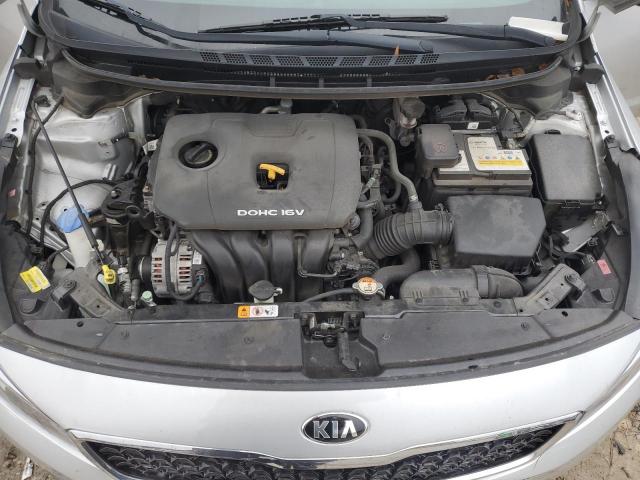 Photo 10 VIN: 3KPFK4A7XJE274032 - KIA FORTE LX 