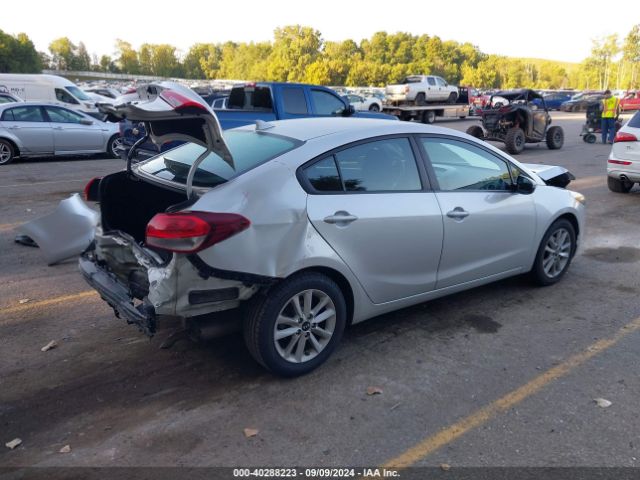 Photo 3 VIN: 3KPFL4A70HE015881 - KIA FORTE 