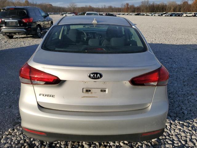 Photo 5 VIN: 3KPFL4A70HE043261 - KIA FORTE LX 