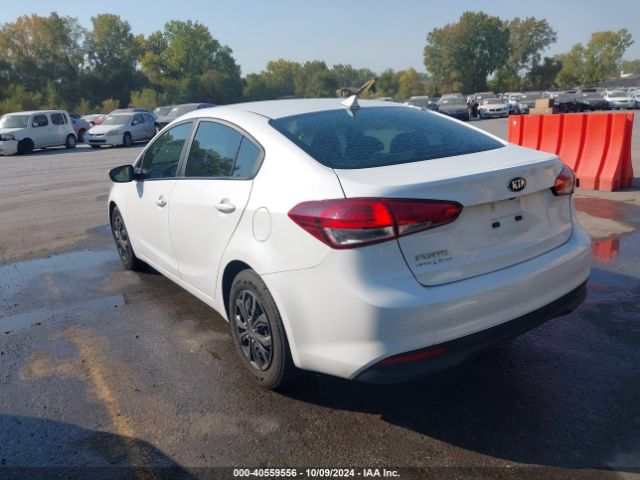 Photo 2 VIN: 3KPFL4A70HE088314 - KIA FORTE 