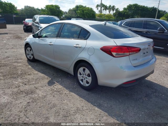 Photo 2 VIN: 3KPFL4A70HE101028 - KIA FORTE 