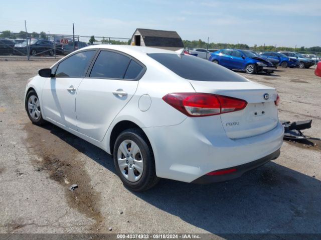 Photo 2 VIN: 3KPFL4A70HE146471 - KIA FORTE 