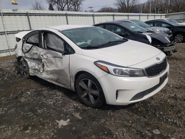 Photo 8 VIN: 3KPFL4A70JE210630 - KIA FORTE LX 