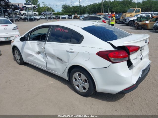 Photo 2 VIN: 3KPFL4A70JE212586 - KIA FORTE 