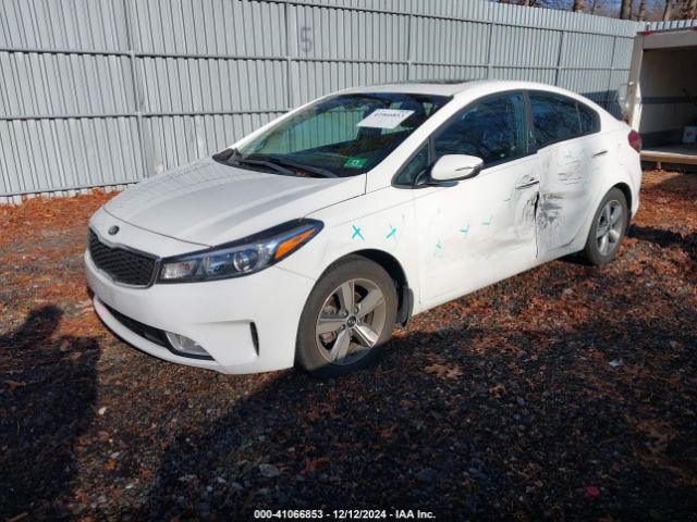 Photo 1 VIN: 3KPFL4A70JE217061 - KIA FORTE 