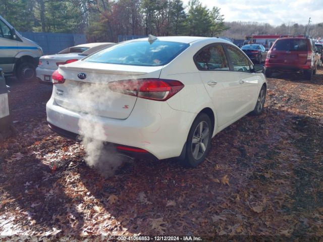 Photo 3 VIN: 3KPFL4A70JE217061 - KIA FORTE 