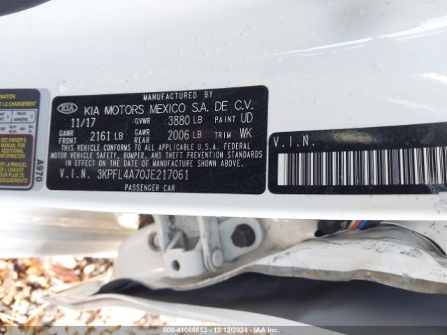 Photo 8 VIN: 3KPFL4A70JE217061 - KIA FORTE 