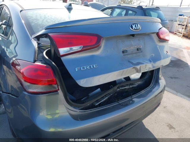 Photo 5 VIN: 3KPFL4A70JE227363 - KIA FORTE 