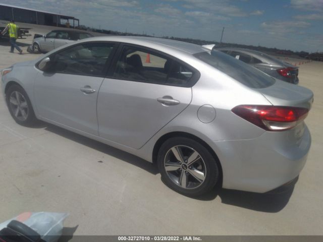 Photo 2 VIN: 3KPFL4A70JE240064 - KIA FORTE 