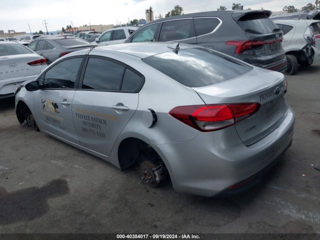 Photo 2 VIN: 3KPFL4A70JE255664 - KIA FORTE 