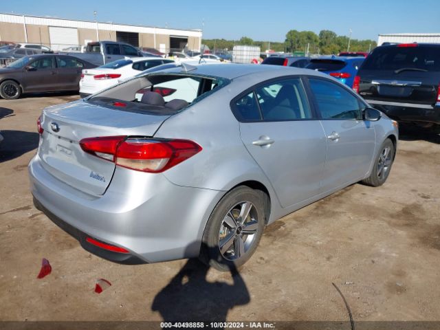 Photo 3 VIN: 3KPFL4A70JE255678 - KIA FORTE 