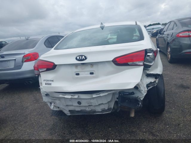 Photo 5 VIN: 3KPFL4A70JE257883 - KIA FORTE 