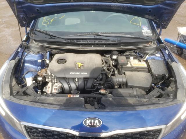 Photo 6 VIN: 3KPFL4A70JE261805 - KIA FORTE LX 