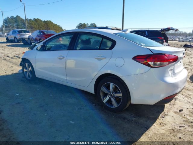 Photo 2 VIN: 3KPFL4A70JE267278 - KIA FORTE 