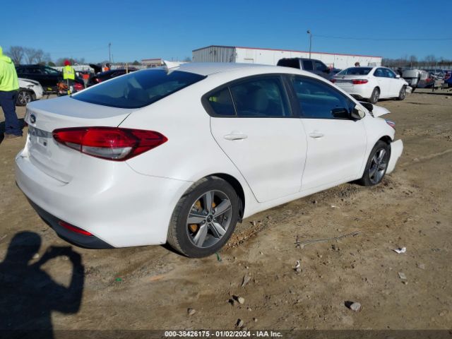 Photo 3 VIN: 3KPFL4A70JE267278 - KIA FORTE 