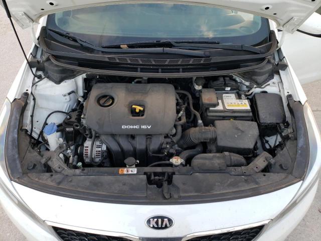 Photo 10 VIN: 3KPFL4A70JE274733 - KIA FORTE LX 