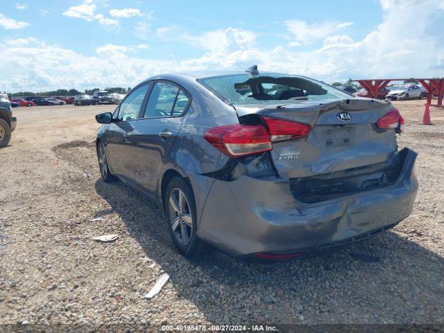 Photo 2 VIN: 3KPFL4A70JE284579 - KIA FORTE 