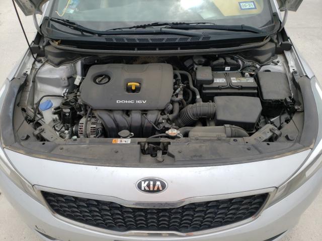 Photo 6 VIN: 3KPFL4A71HE021639 - KIA FORTE LX 