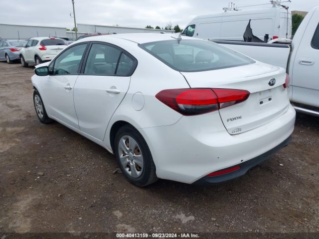 Photo 2 VIN: 3KPFL4A71HE086751 - KIA FORTE 