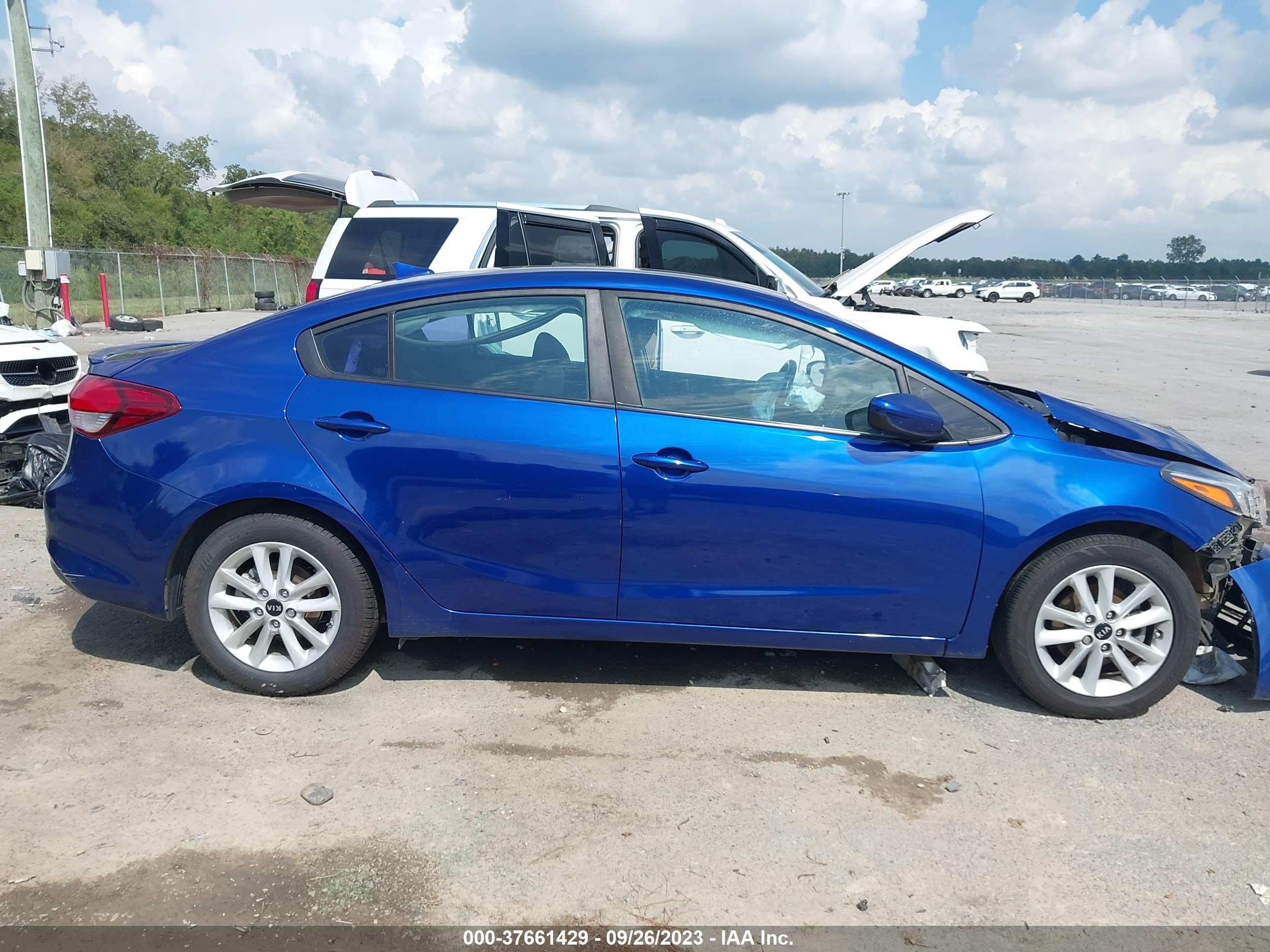 Photo 12 VIN: 3KPFL4A71HE105699 - KIA FORTE 