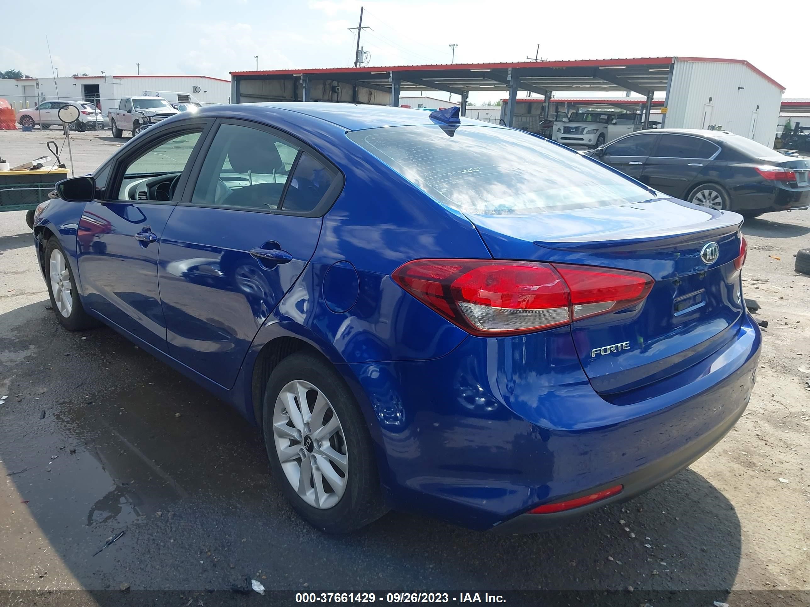 Photo 2 VIN: 3KPFL4A71HE105699 - KIA FORTE 