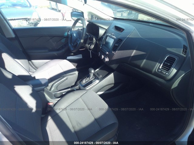 Photo 4 VIN: 3KPFL4A71JE172079 - KIA FORTE 