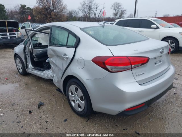 Photo 2 VIN: 3KPFL4A71JE178125 - KIA FORTE 