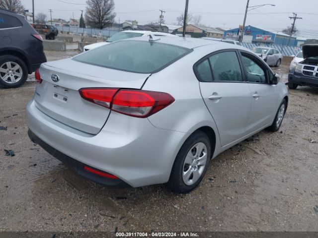 Photo 3 VIN: 3KPFL4A71JE178125 - KIA FORTE 