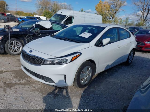 Photo 1 VIN: 3KPFL4A71JE185057 - KIA FORTE 