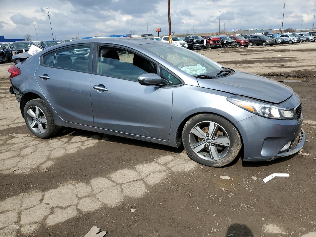 Photo 3 VIN: 3KPFL4A71JE200494 - KIA FORTE 