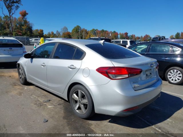 Photo 2 VIN: 3KPFL4A71JE226206 - KIA FORTE 