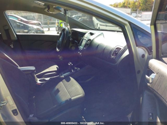 Photo 4 VIN: 3KPFL4A71JE226206 - KIA FORTE 