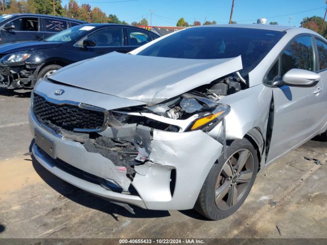 Photo 5 VIN: 3KPFL4A71JE226206 - KIA FORTE 