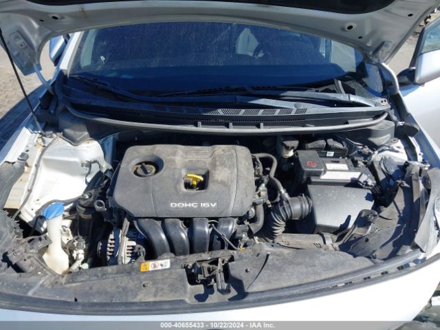 Photo 9 VIN: 3KPFL4A71JE226206 - KIA FORTE 