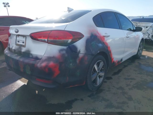 Photo 5 VIN: 3KPFL4A71JE239554 - KIA FORTE 