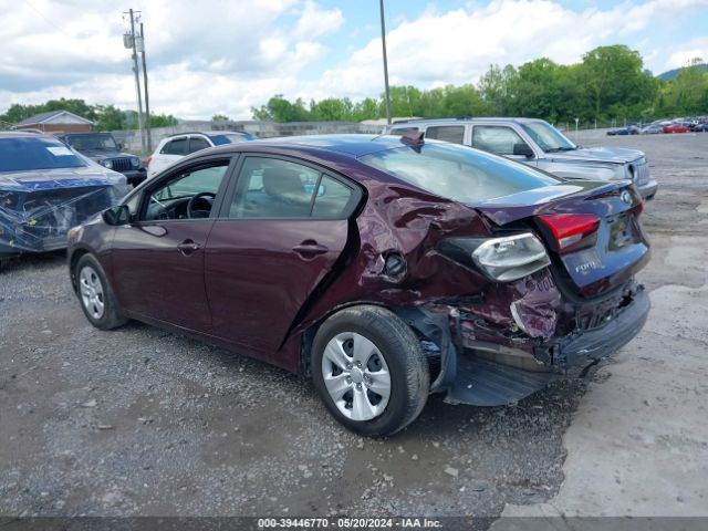 Photo 2 VIN: 3KPFL4A71JE255818 - KIA FORTE 