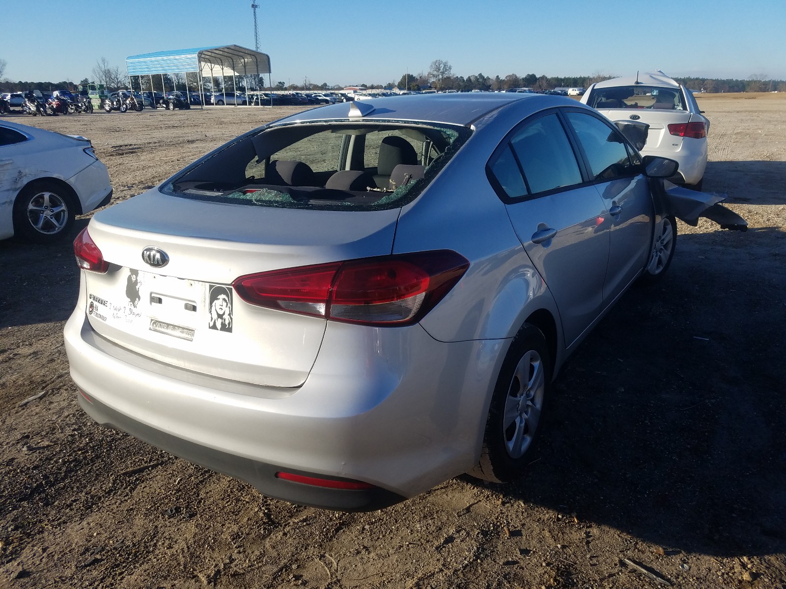 Photo 3 VIN: 3KPFL4A71JE256774 - KIA FORTE LX 