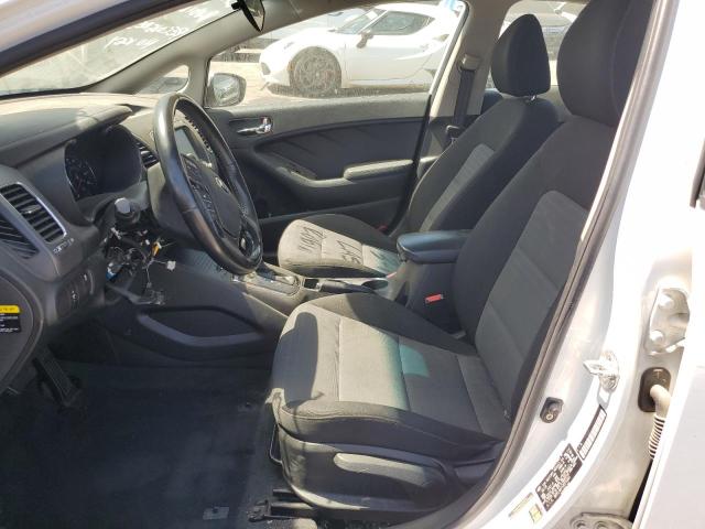 Photo 6 VIN: 3KPFL4A71JE272201 - KIA FORTE LX 