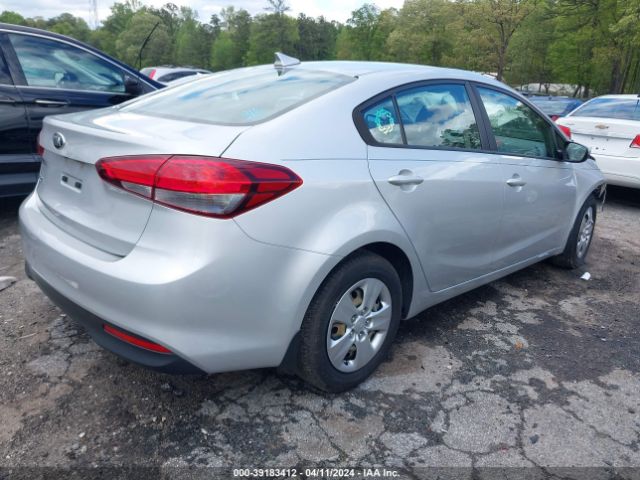 Photo 3 VIN: 3KPFL4A71JE283781 - KIA FORTE 