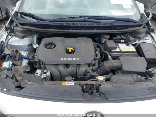 Photo 9 VIN: 3KPFL4A71JE283781 - KIA FORTE 