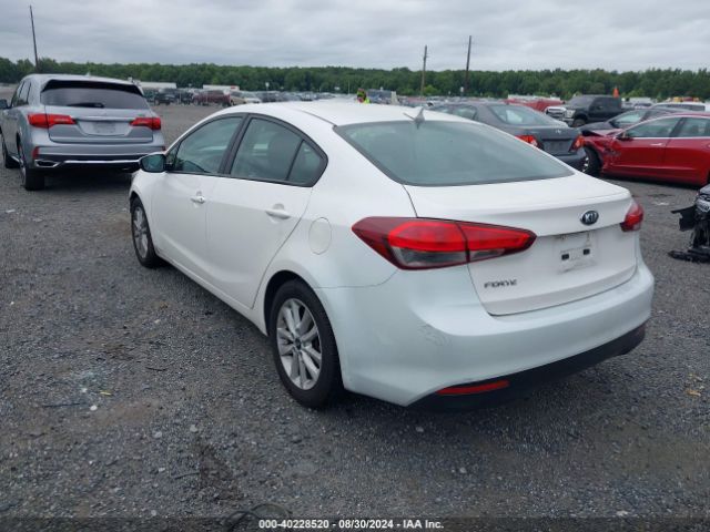 Photo 2 VIN: 3KPFL4A72HE008740 - KIA FORTE 