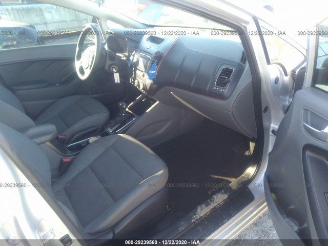 Photo 4 VIN: 3KPFL4A72HE016403 - KIA FORTE 