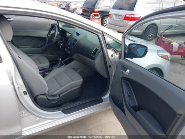 Photo 4 VIN: 3KPFL4A72HE025294 - KIA FORTE 