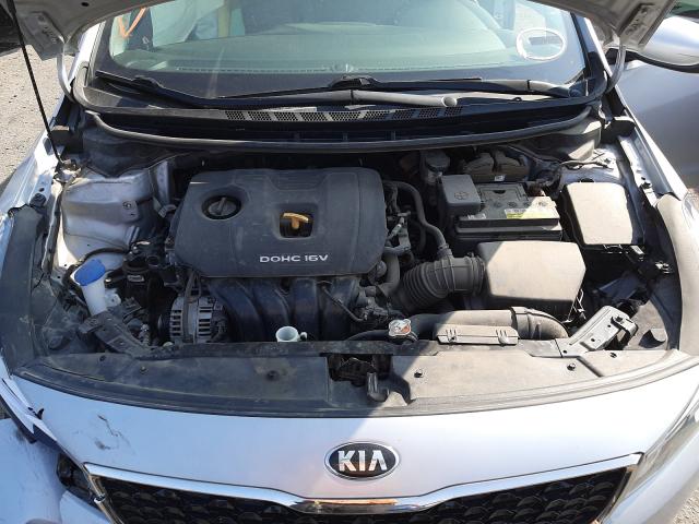 Photo 6 VIN: 3KPFL4A72HE102729 - KIA FORTE LX 